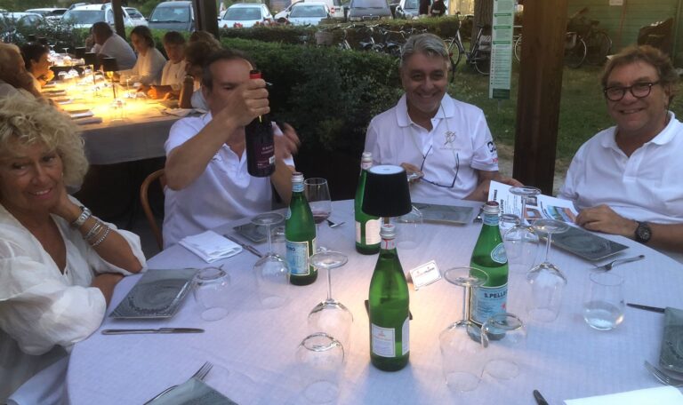 E poi... a cena, meritatamente e allegramente